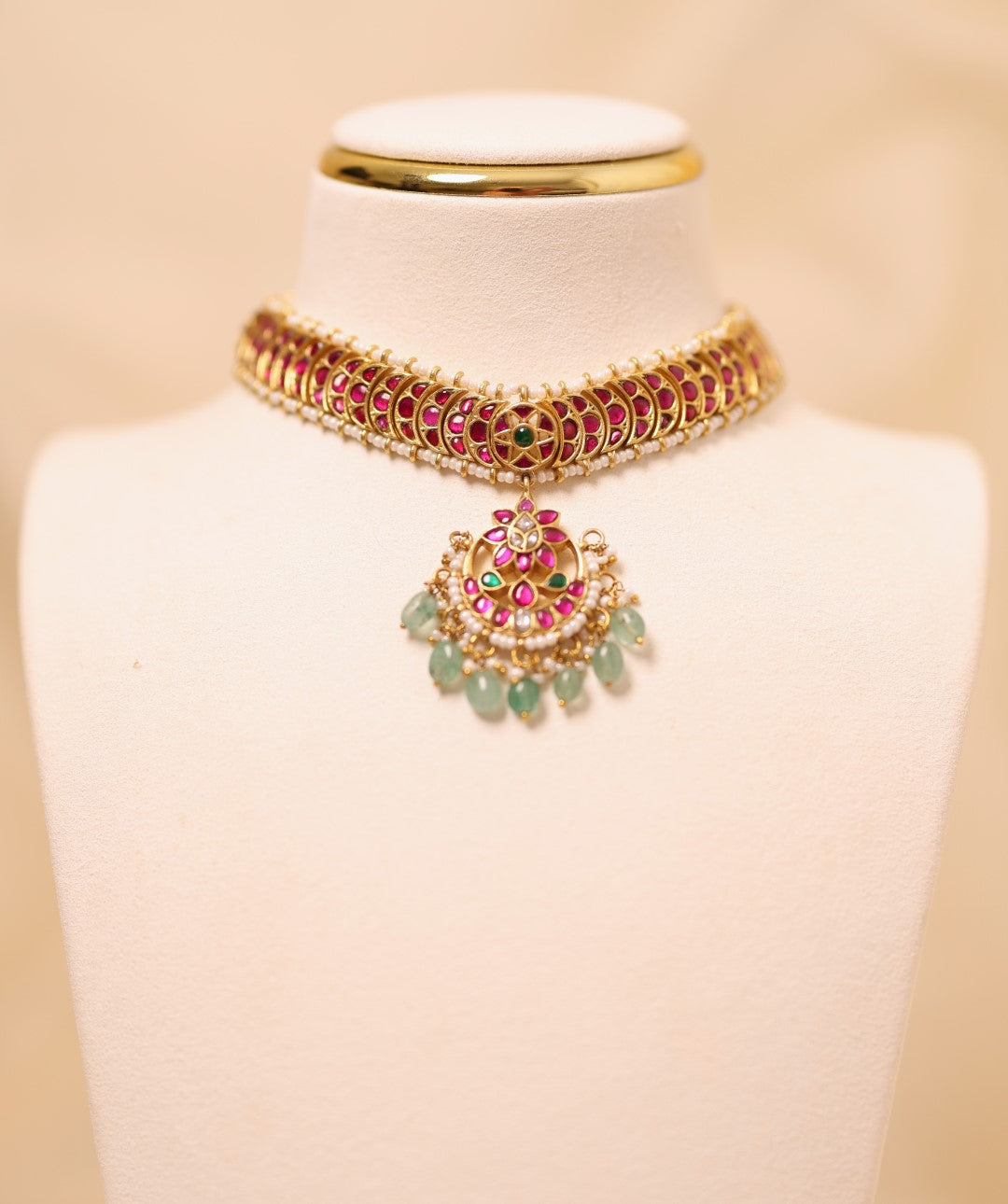 Chandani Kundan Choker