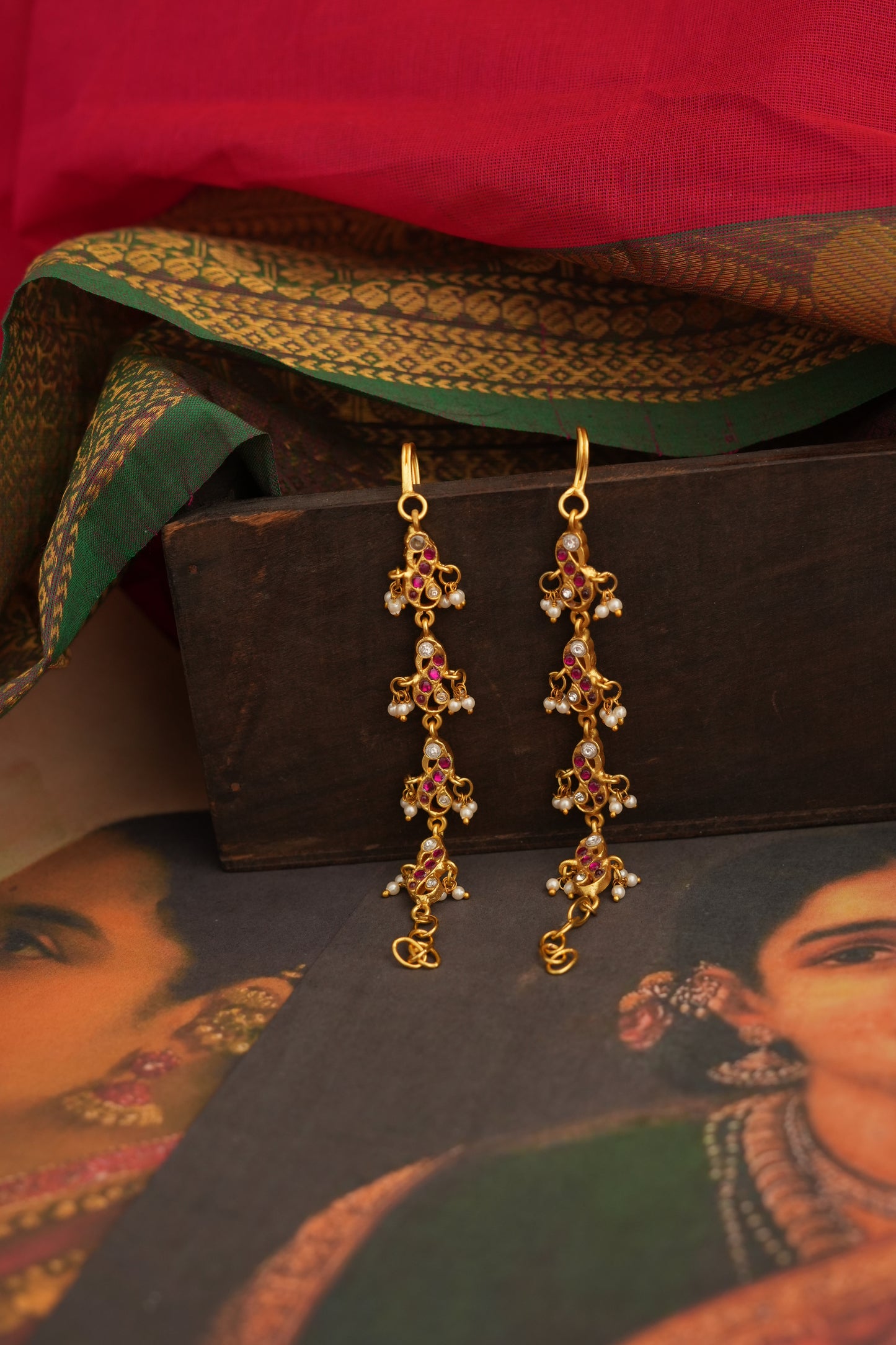 Diya Kundan Earchain