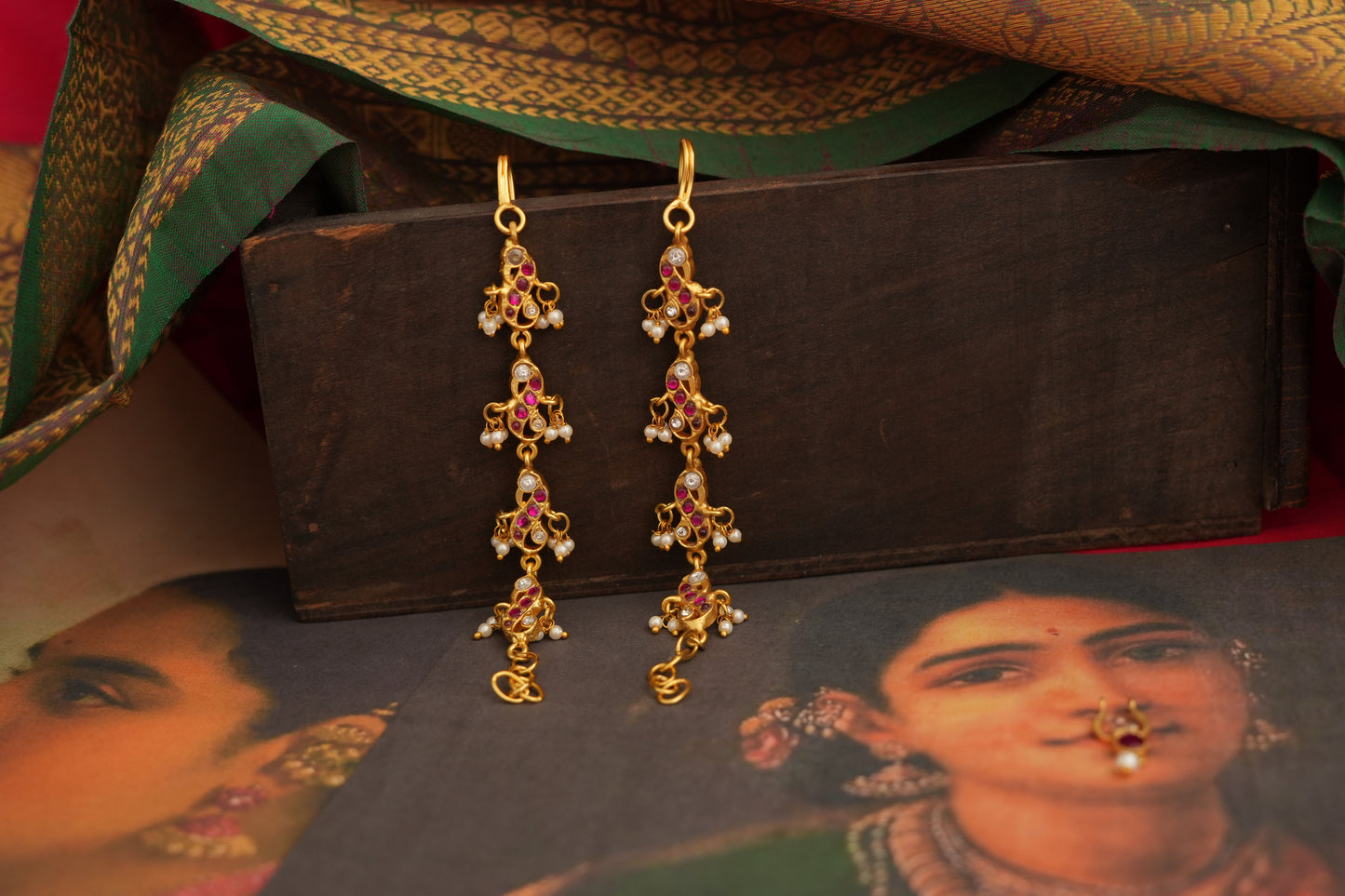 Diya Kundan Earchain