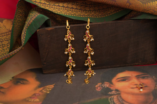 Diya Kundan Earchain