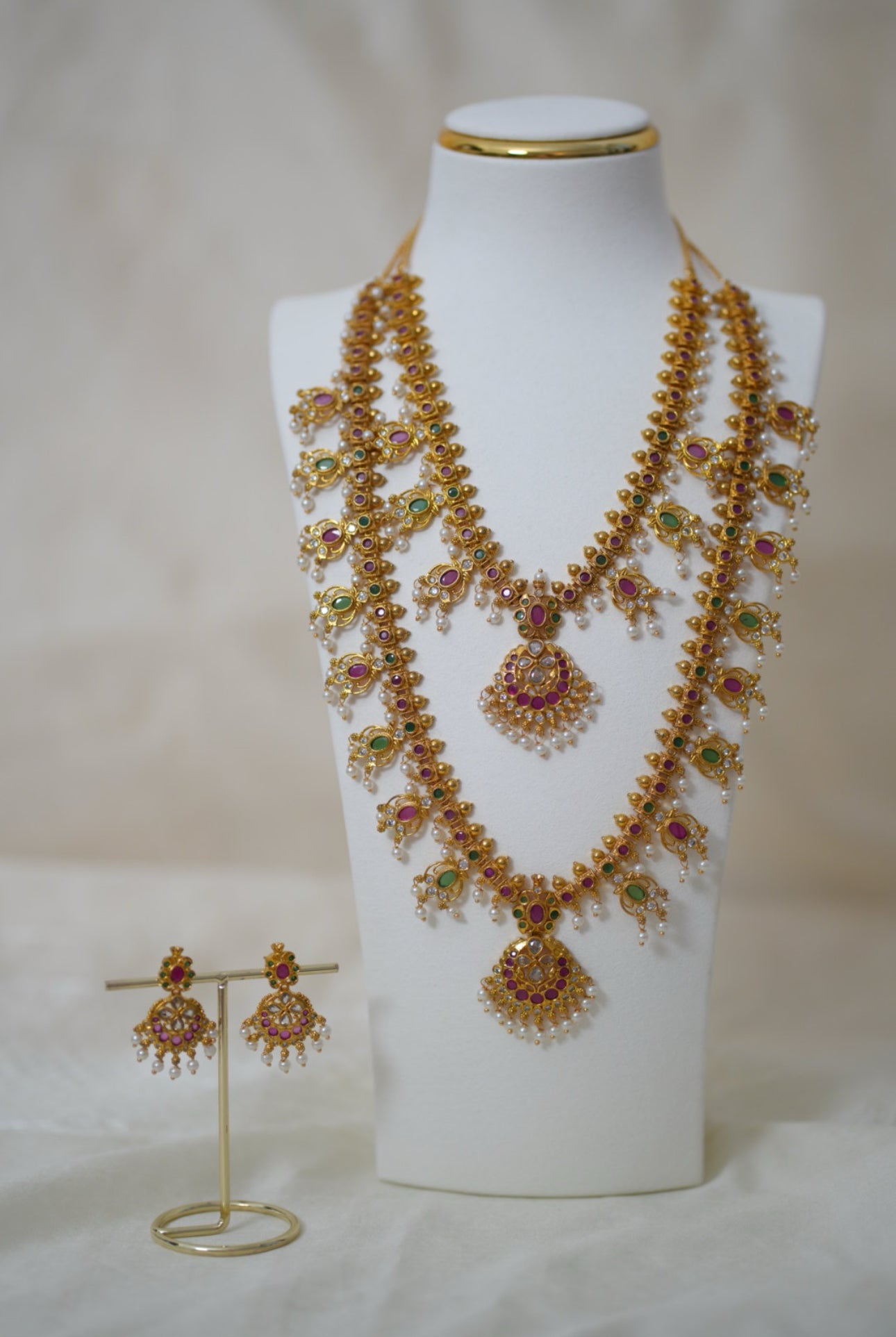 Aditi Necklace Set